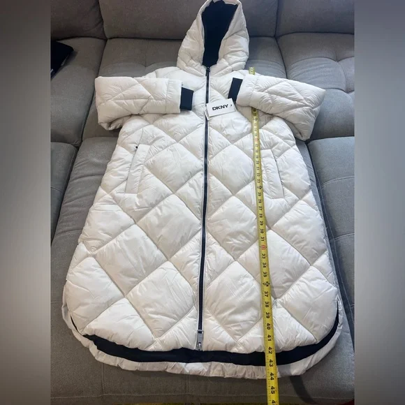 NWT $300 DKNY Women’s Silky Long Quilted Parka Water Resistant Zip Pockets Large - Picture 3 of 8